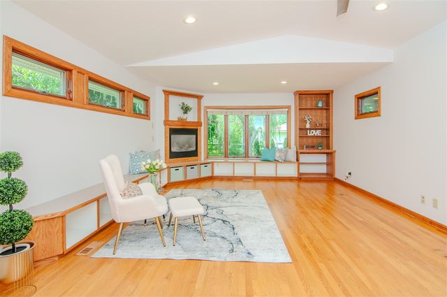 1712 Barrington Place, Ann Arbor, MI 48103