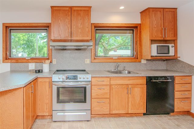1712 Barrington Place, Ann Arbor, MI 48103