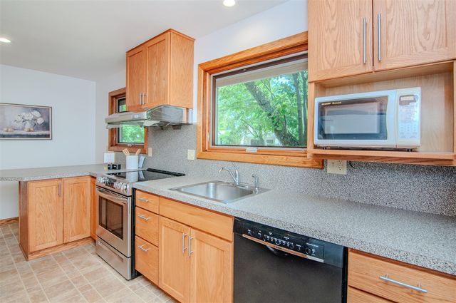 1712 Barrington Place, Ann Arbor, MI 48103