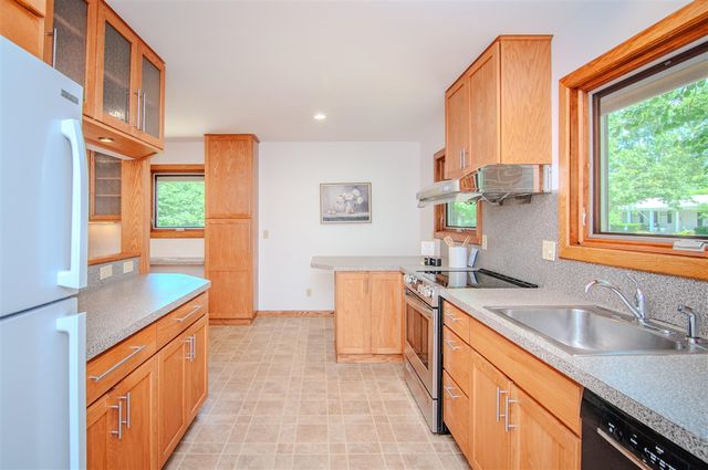 1712 Barrington Place, Ann Arbor, MI 48103