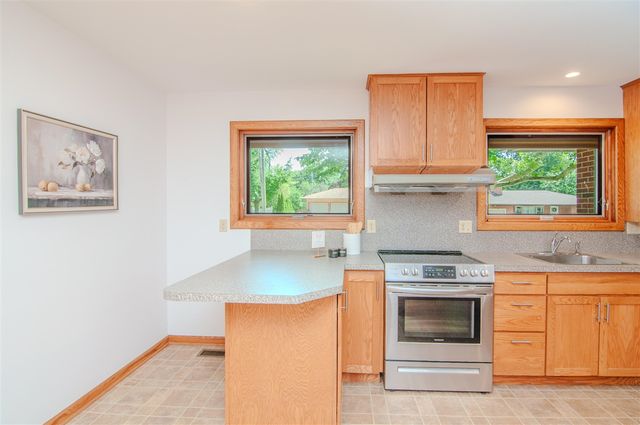 1712 Barrington Place, Ann Arbor, MI 48103