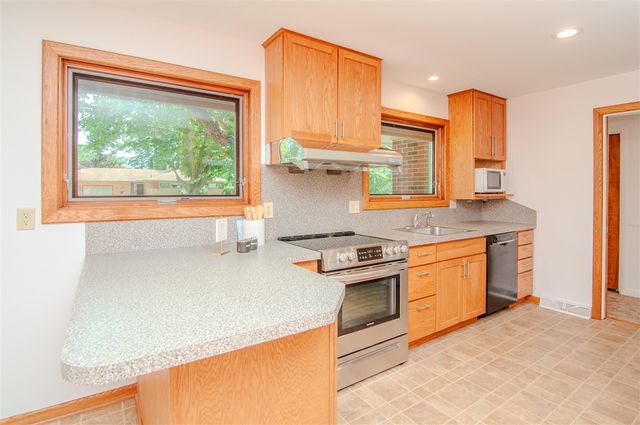 1712 Barrington Place, Ann Arbor, MI 48103