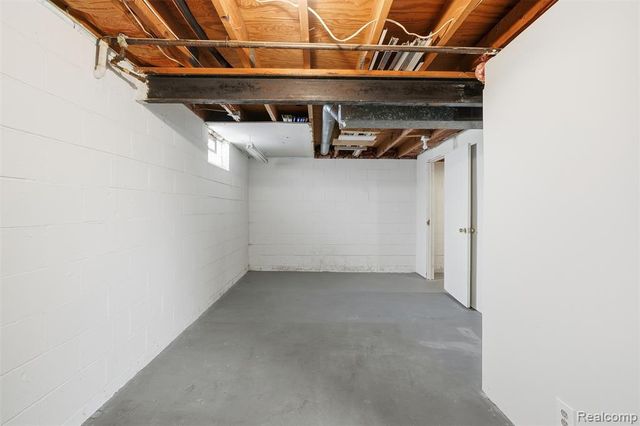 2403 Terry Street, Walled Lake, MI 48390