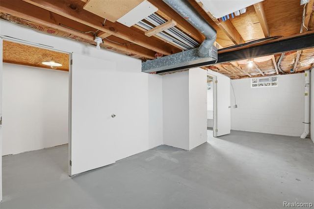 2403 Terry Street, Walled Lake, MI 48390