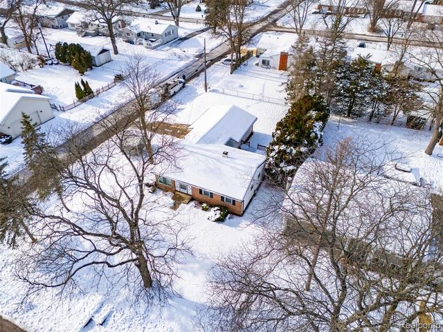 2403 Terry Street, Walled Lake, MI 48390