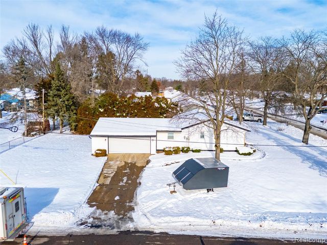 2403 Terry Street, Walled Lake, MI 48390