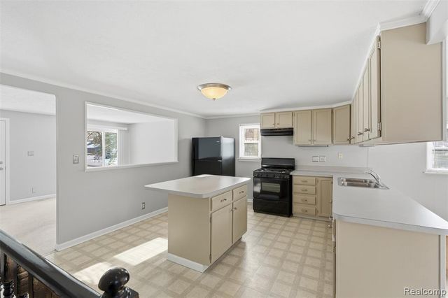 2403 Terry Street, Walled Lake, MI 48390