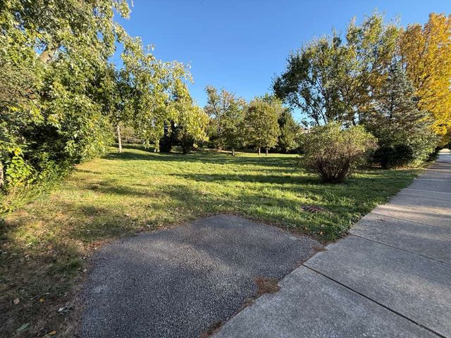 23 N West Road, Lombard, IL 60148