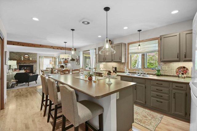 113 Coach House Drive, Madison, WI 53714