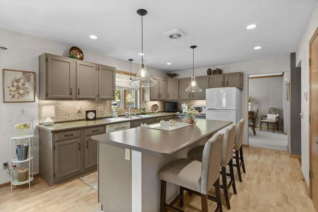 113 Coach House Drive, Madison, WI 53714