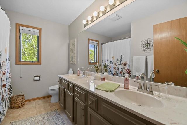 113 Coach House Drive, Madison, WI 53714