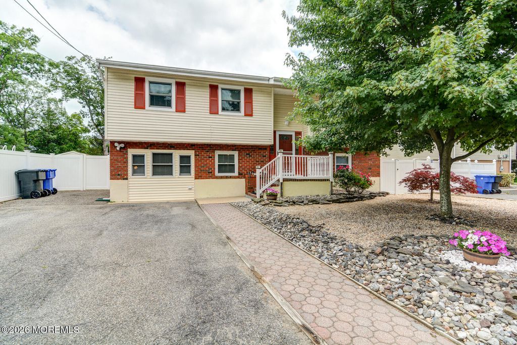 53 Brand Road, Toms River, NJ 08753