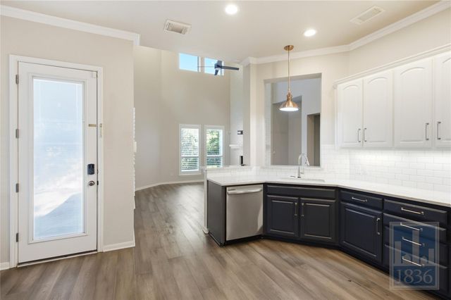 6624 Nusser LN, Austin, TX 78739