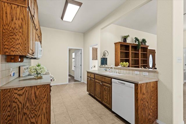 415 Tahitian DR, Bastrop, TX 78602