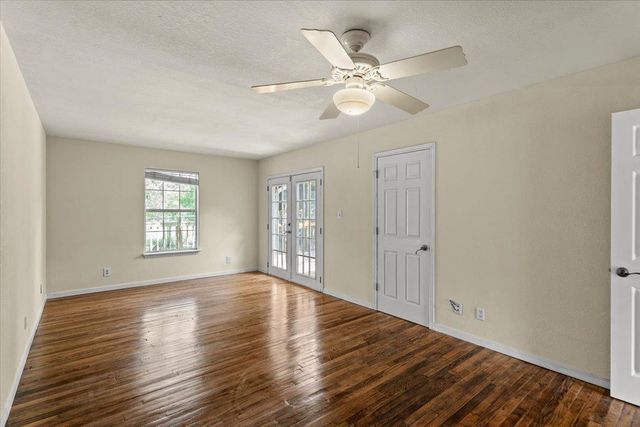 415 Tahitian DR, Bastrop, TX 78602