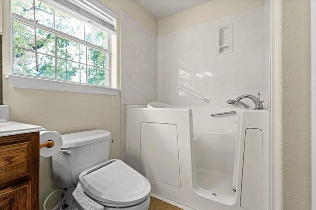 415 Tahitian DR, Bastrop, TX 78602