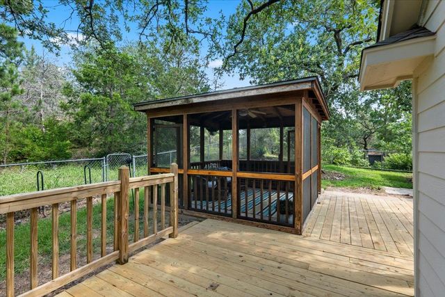 415 Tahitian DR, Bastrop, TX 78602