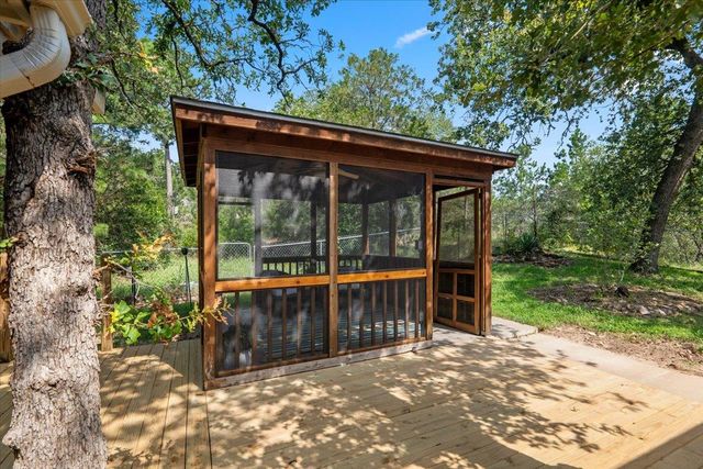 415 Tahitian DR, Bastrop, TX 78602