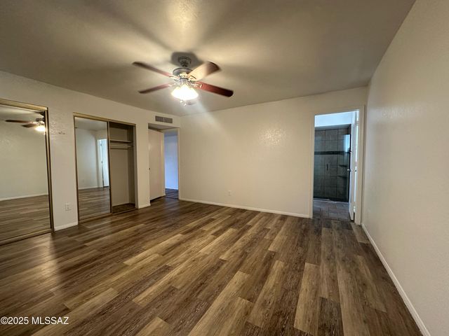 8001 N Firethorn Avenue, Tucson, AZ 85741