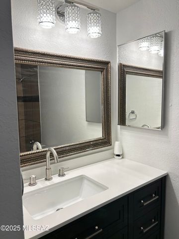 8001 N Firethorn Avenue, Tucson, AZ 85741