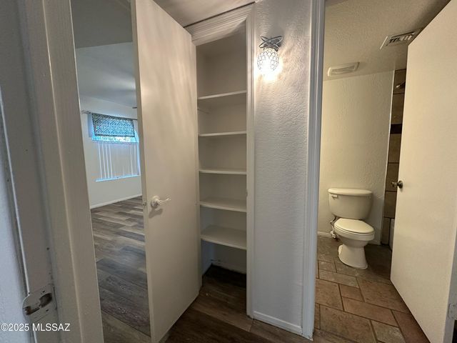 8001 N Firethorn Avenue, Tucson, AZ 85741