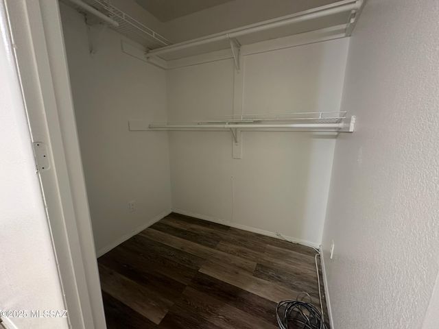 8001 N Firethorn Avenue, Tucson, AZ 85741