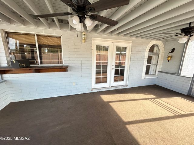 8001 N Firethorn Avenue, Tucson, AZ 85741