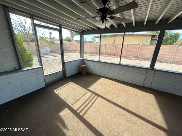 8001 N Firethorn Avenue, Tucson, AZ 85741
