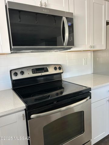 8001 N Firethorn Avenue, Tucson, AZ 85741