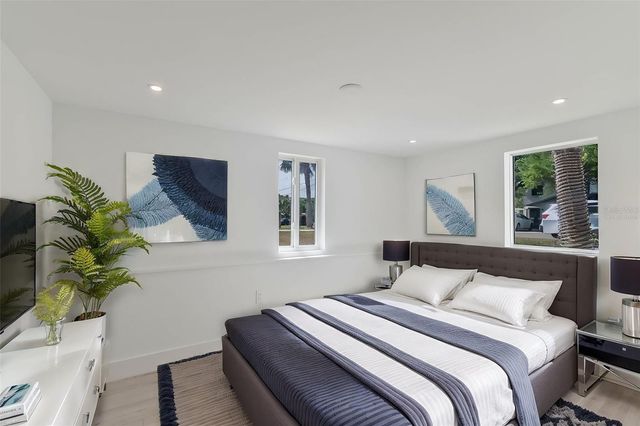 833 E 12TH AVENUE, New Smyrna Beach, FL 32169