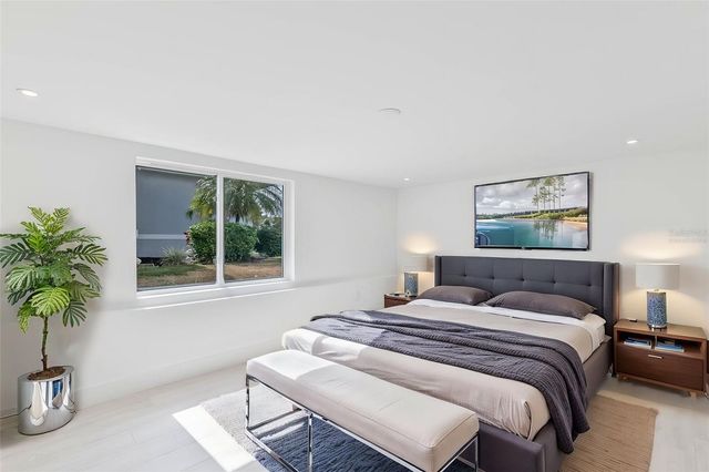 833 E 12TH AVENUE, New Smyrna Beach, FL 32169