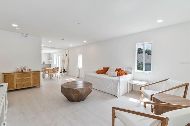 833 E 12TH AVENUE, New Smyrna Beach, FL 32169