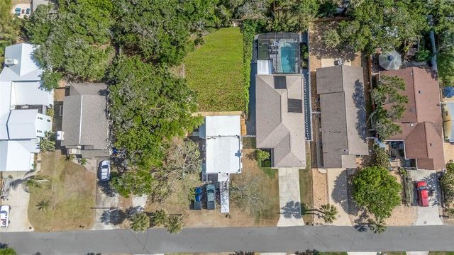 833 E 12TH AVENUE, New Smyrna Beach, FL 32169