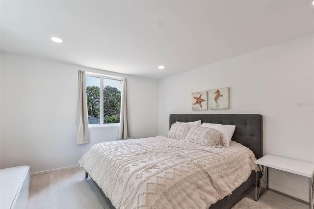 833 E 12TH AVENUE, New Smyrna Beach, FL 32169