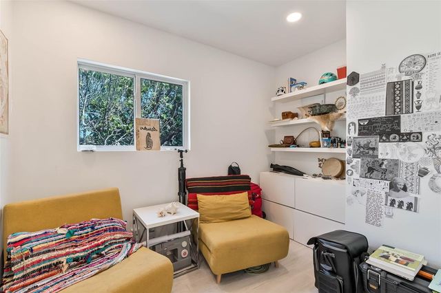 833 E 12TH AVENUE, New Smyrna Beach, FL 32169