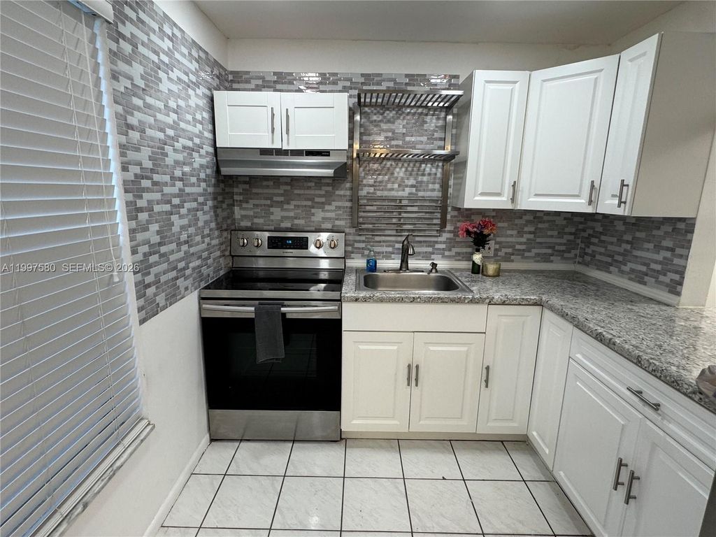 6150 NW 62nd St 106, Tamarac, FL 33319