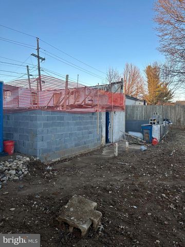 2306 FAULKLAND RD, Wilmington, DE 19805