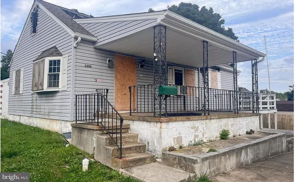 2306 FAULKLAND RD, Wilmington, DE 19805