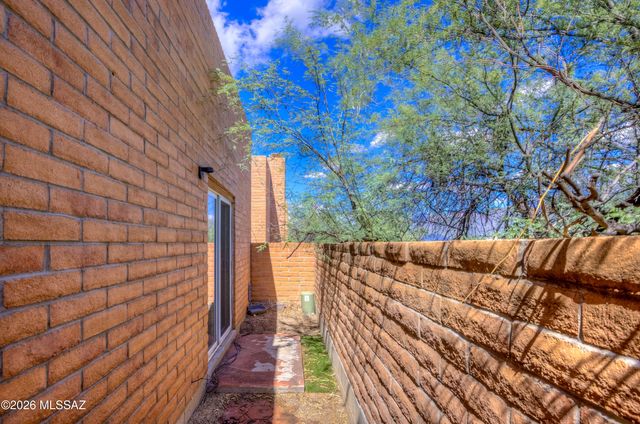 3856 N Pasatiempo Place, Tucson, AZ 85705