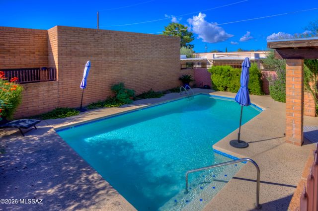 3856 N Pasatiempo Place, Tucson, AZ 85705
