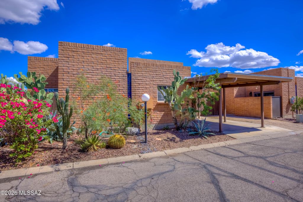 3856 N Pasatiempo Place, Tucson, AZ 85705