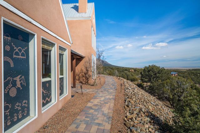4 Mary Ellen Court, Sandia Park, NM 87047