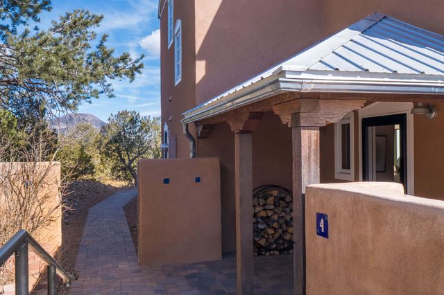 4 Mary Ellen Court, Sandia Park, NM 87047