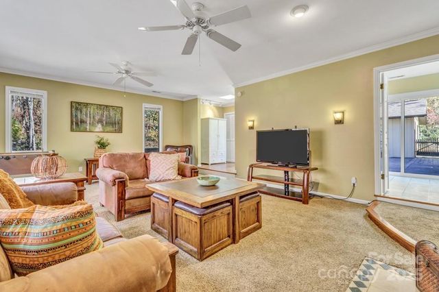 111 Hidden Pond Lane, Asheville, NC 28804