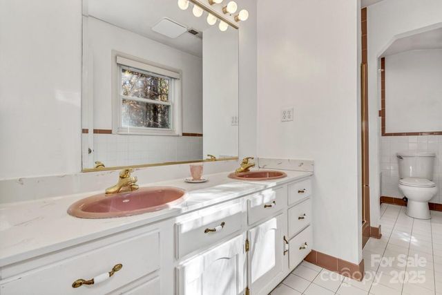 111 Hidden Pond Lane, Asheville, NC 28804