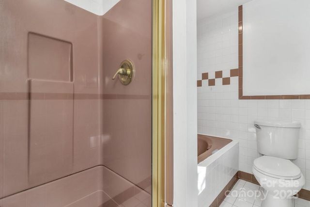 111 Hidden Pond Lane, Asheville, NC 28804