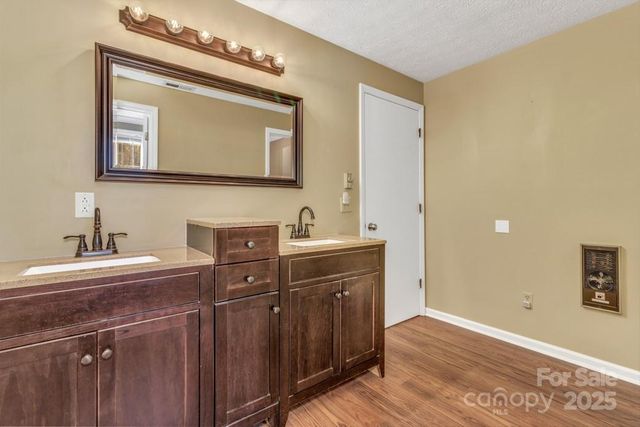 111 Hidden Pond Lane, Asheville, NC 28804