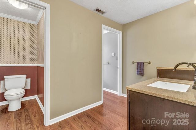 111 Hidden Pond Lane, Asheville, NC 28804