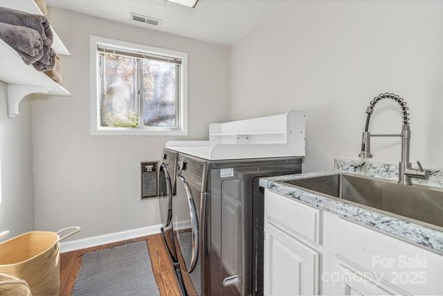 111 Hidden Pond Lane, Asheville, NC 28804