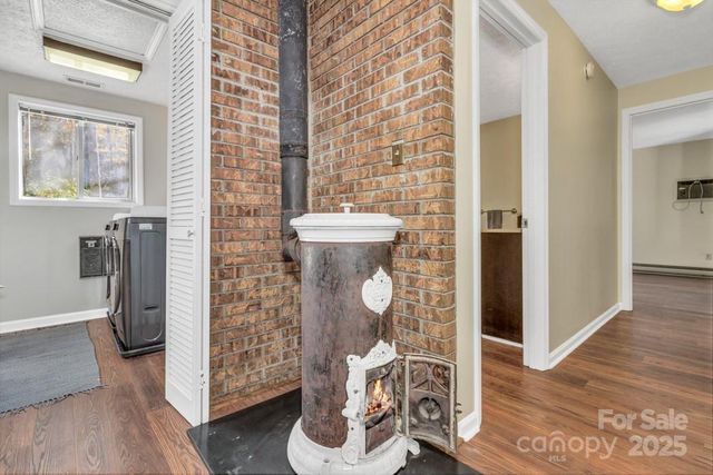 111 Hidden Pond Lane, Asheville, NC 28804